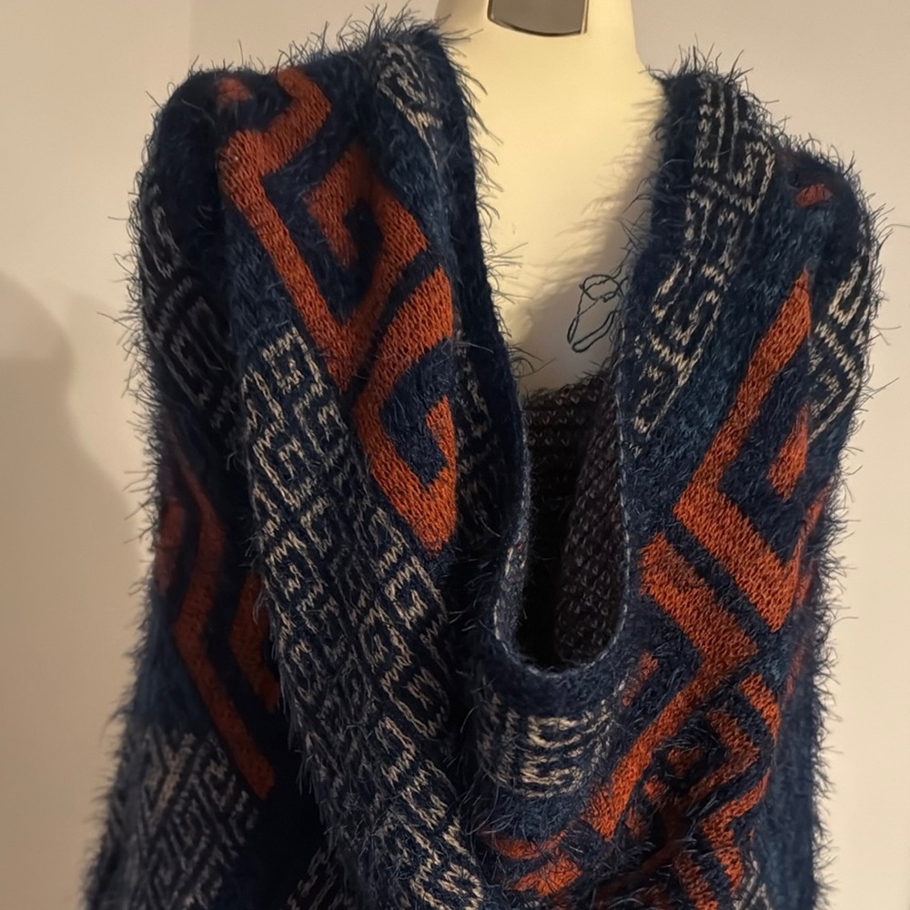 Geometric Patterned Poncho - Picture 5 of 5
